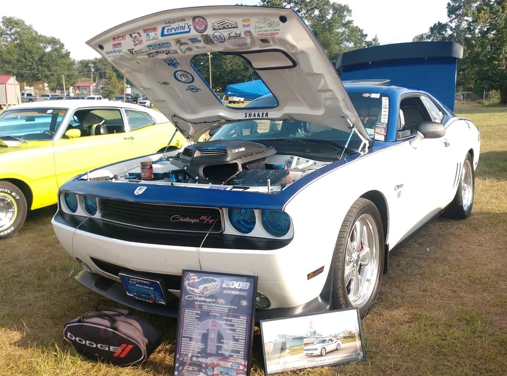 Blue and White Challenger R/T