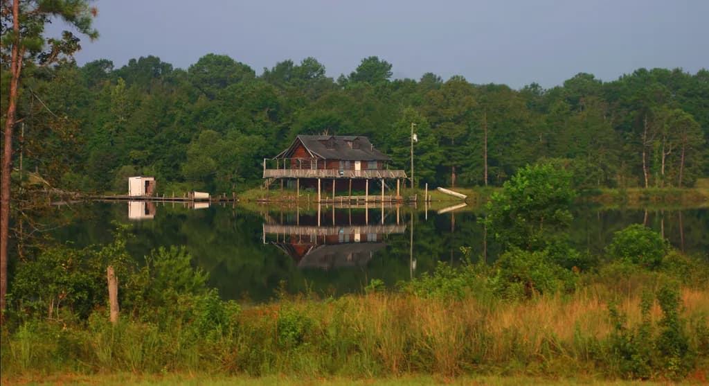 Lakeside Refuge