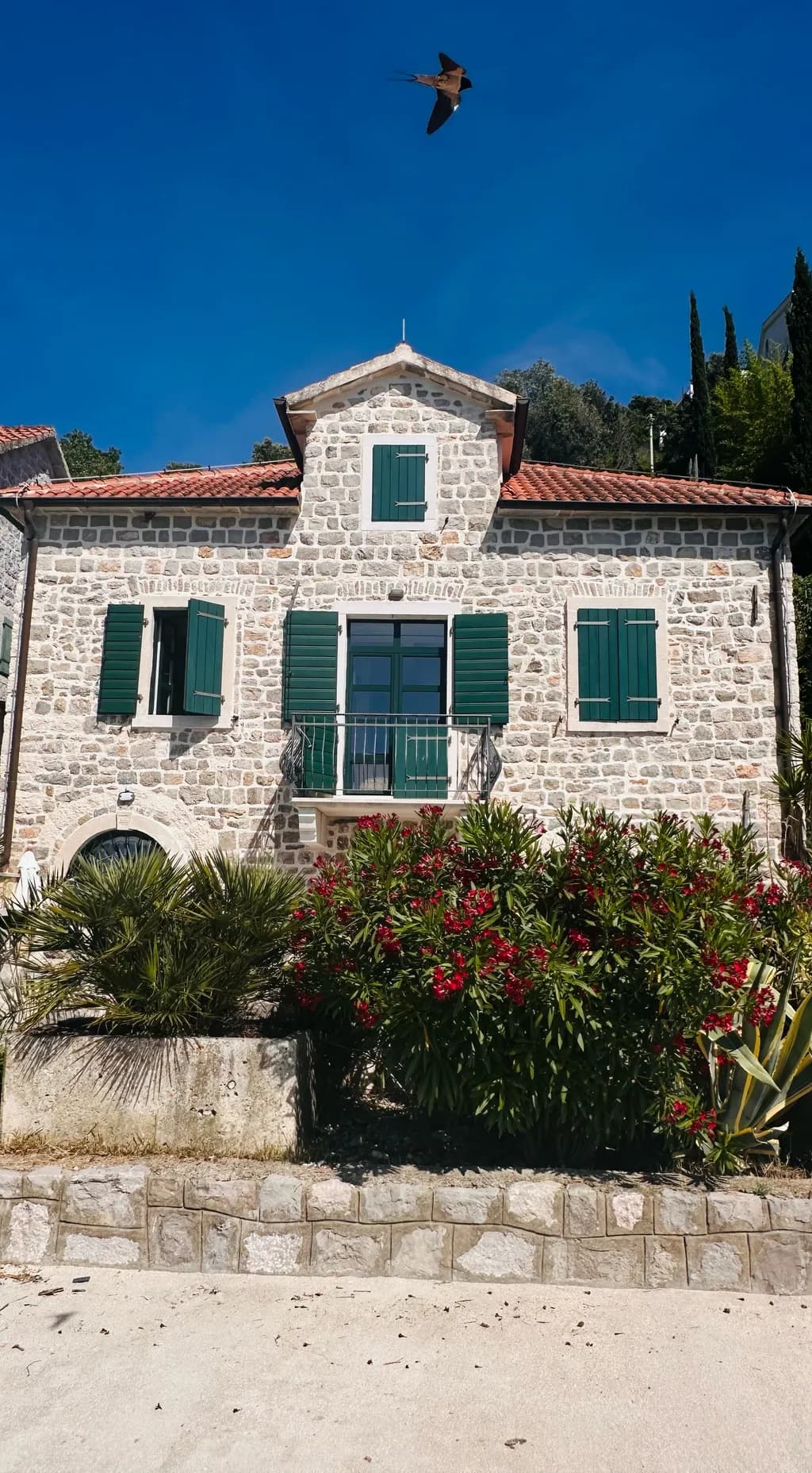 Stone Cottage with Flight