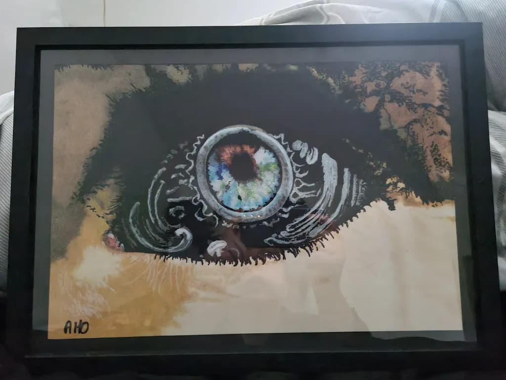 Iridescent Gaze