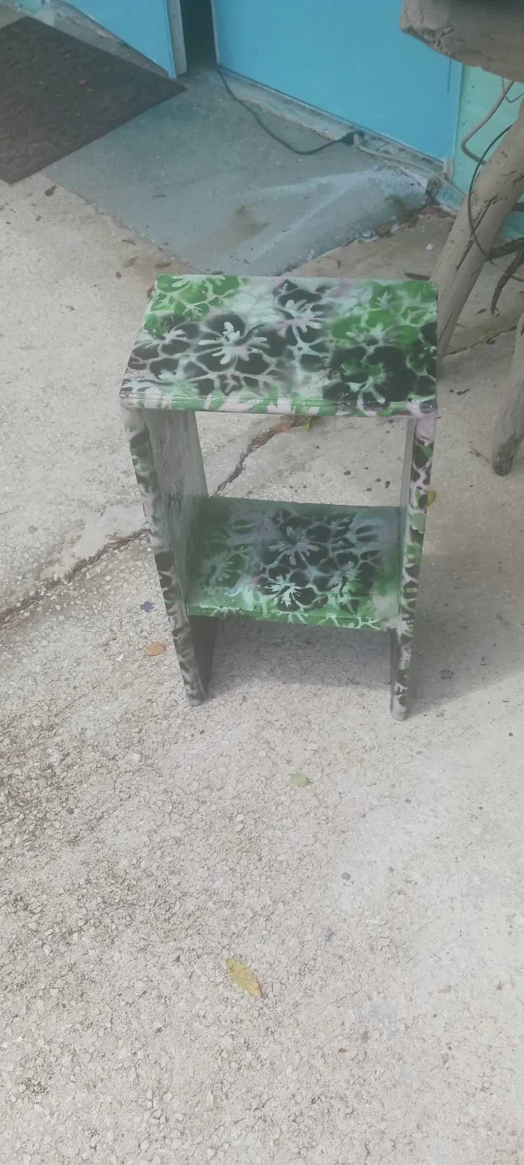 Camouflage Bloom Stool