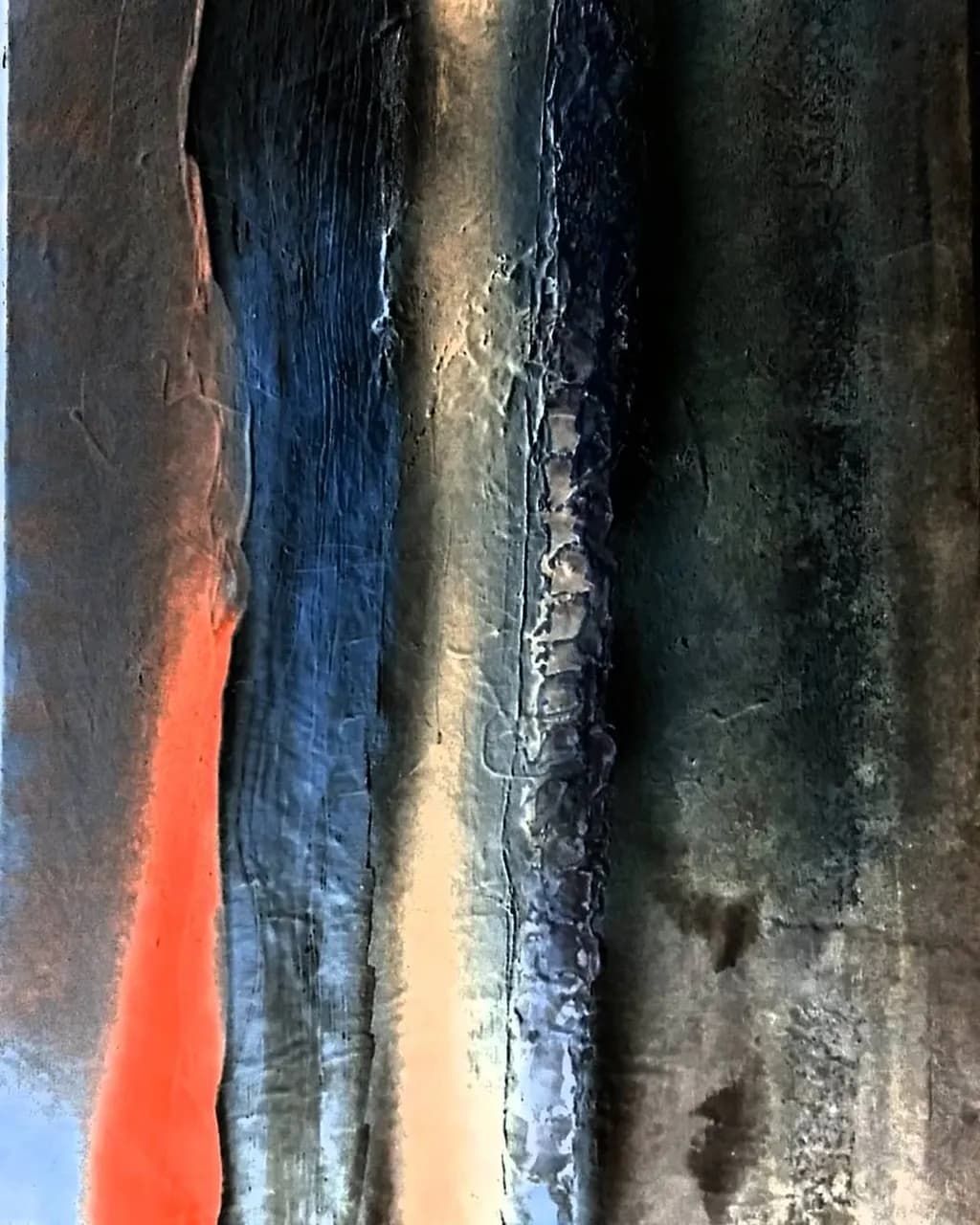 Textured Vertical Rift