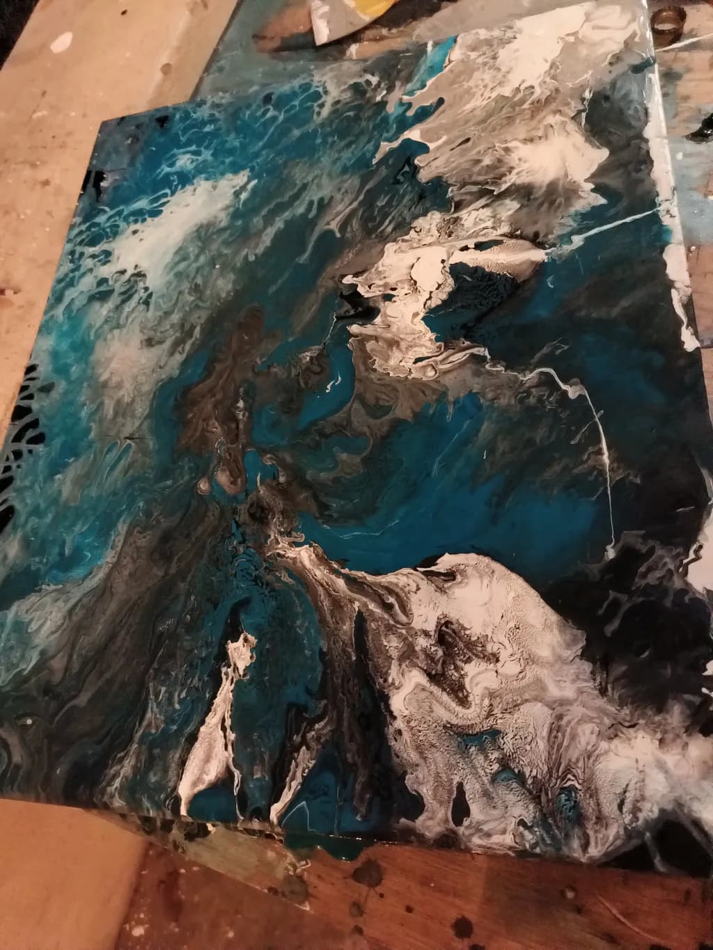 Turbulent Currents