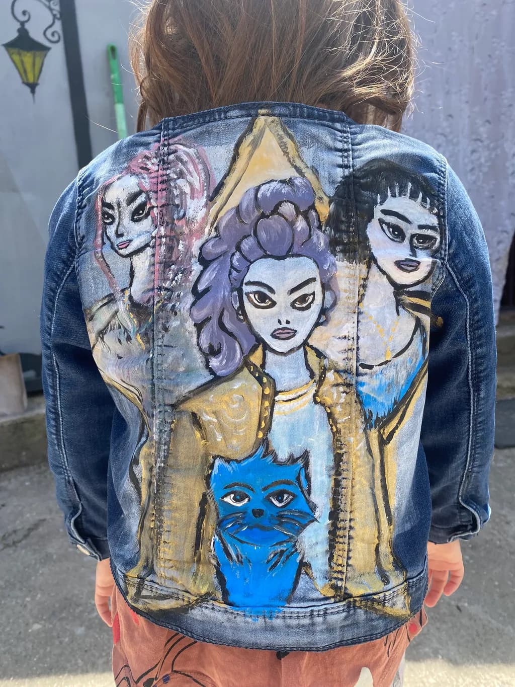 Triad and Blue Cat