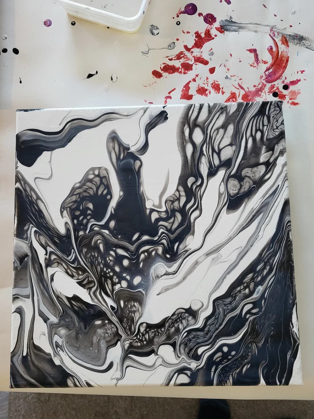 Monochrome Currents