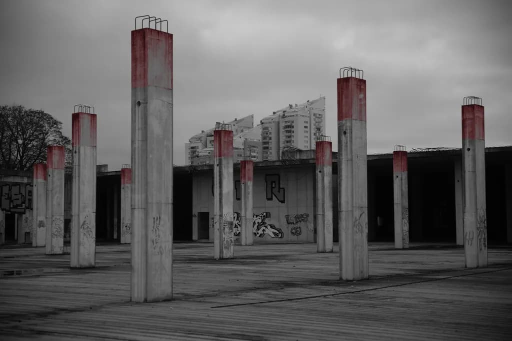 Red-Tipped Pillars