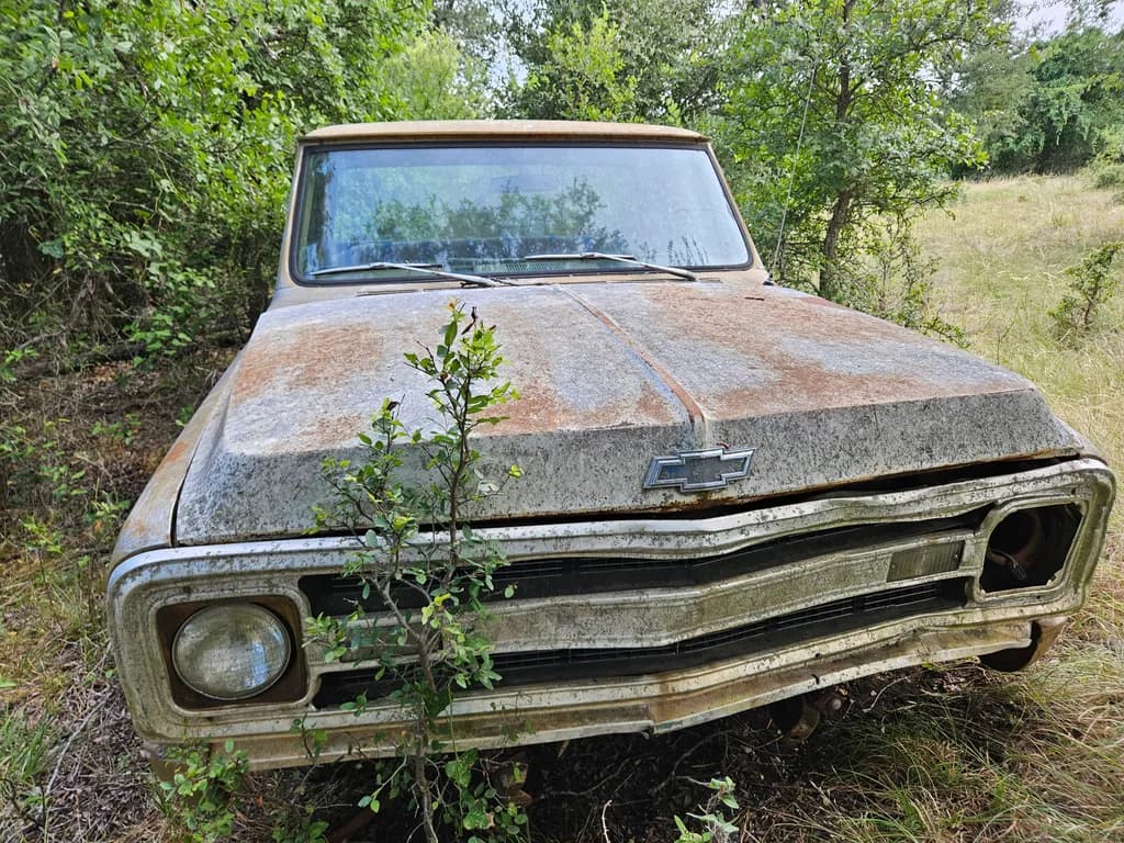 Rusty Chevrolet Truck