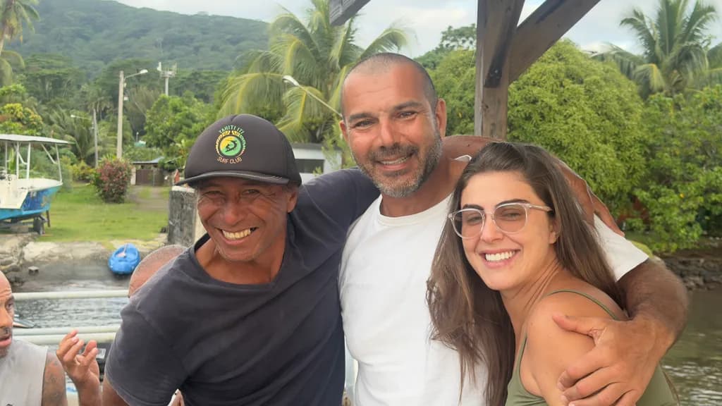 Warm Island Bonds