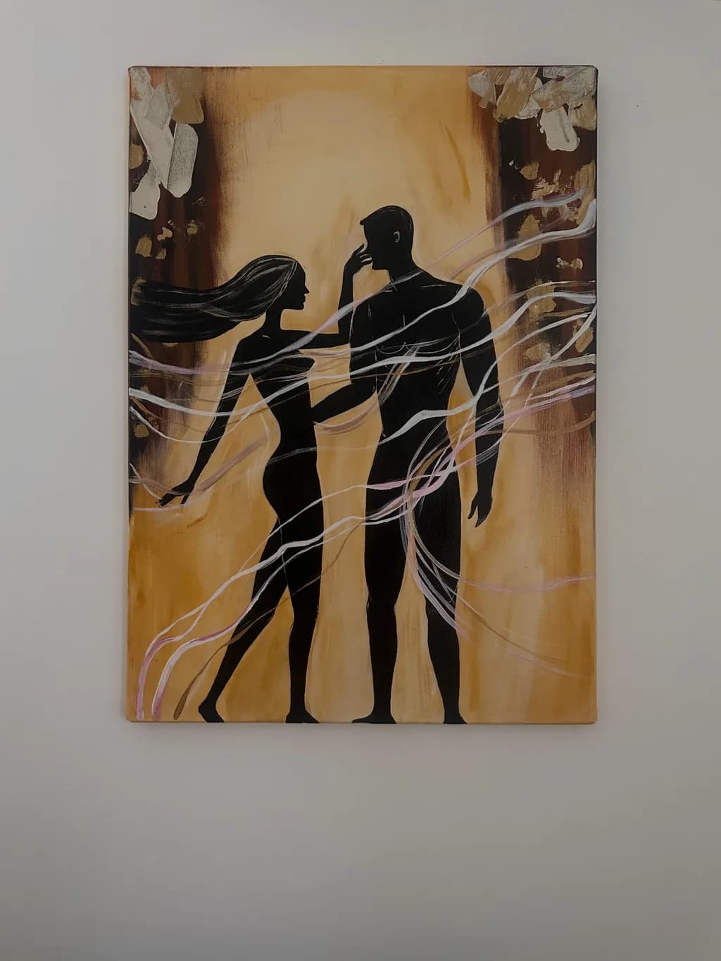 Intertwined Echoes