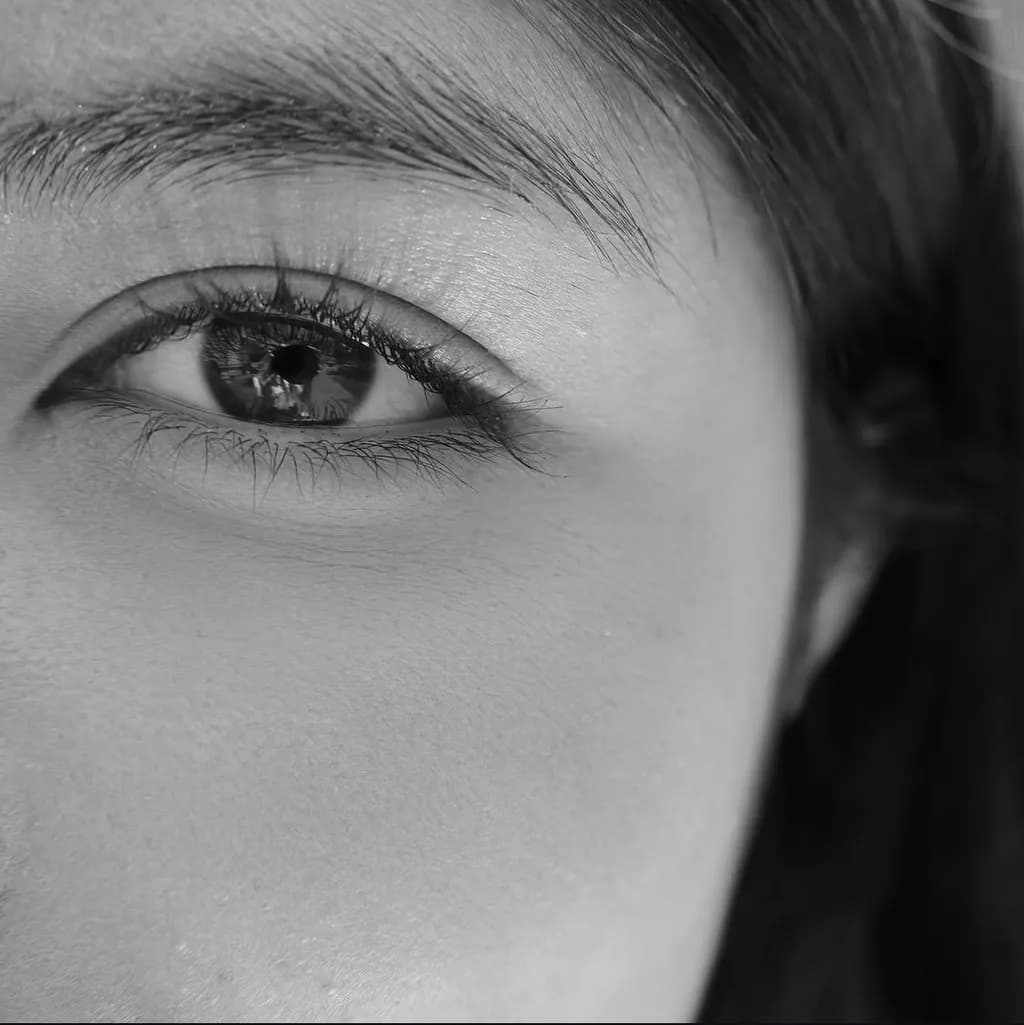 Monochrome Gaze