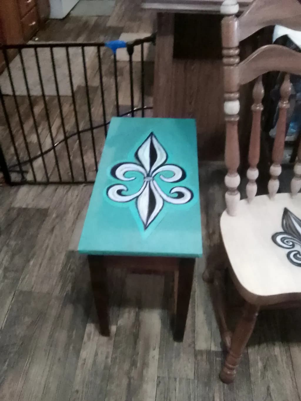 Teal Fleur-de-Lis Table