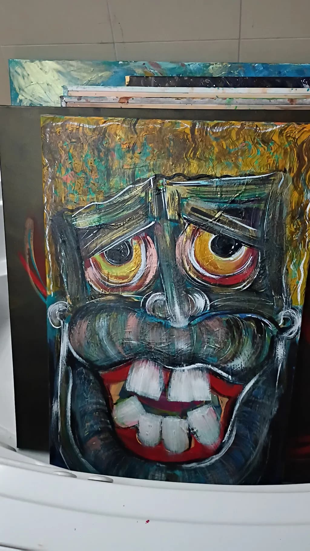 Toothy Gaze