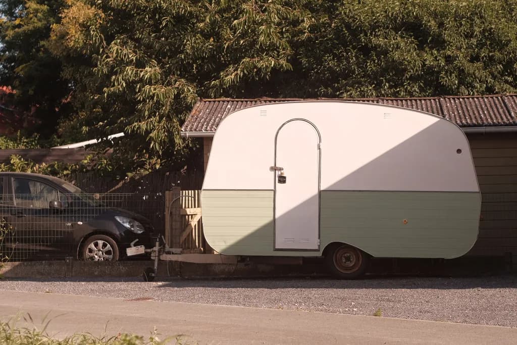 Retro Caravan Contrast