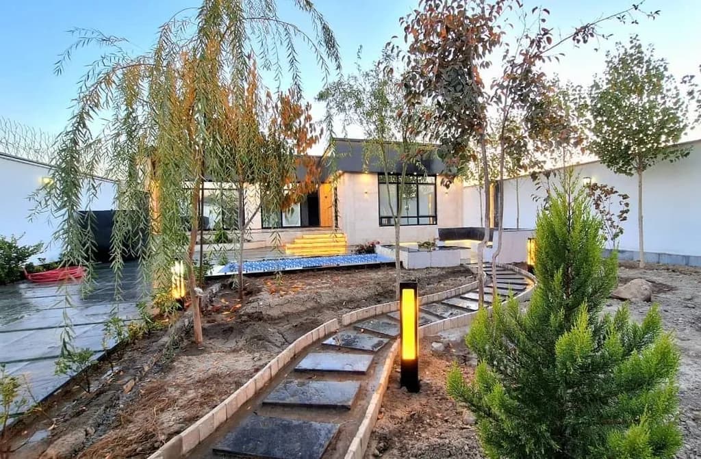 Curved Garden Pathway