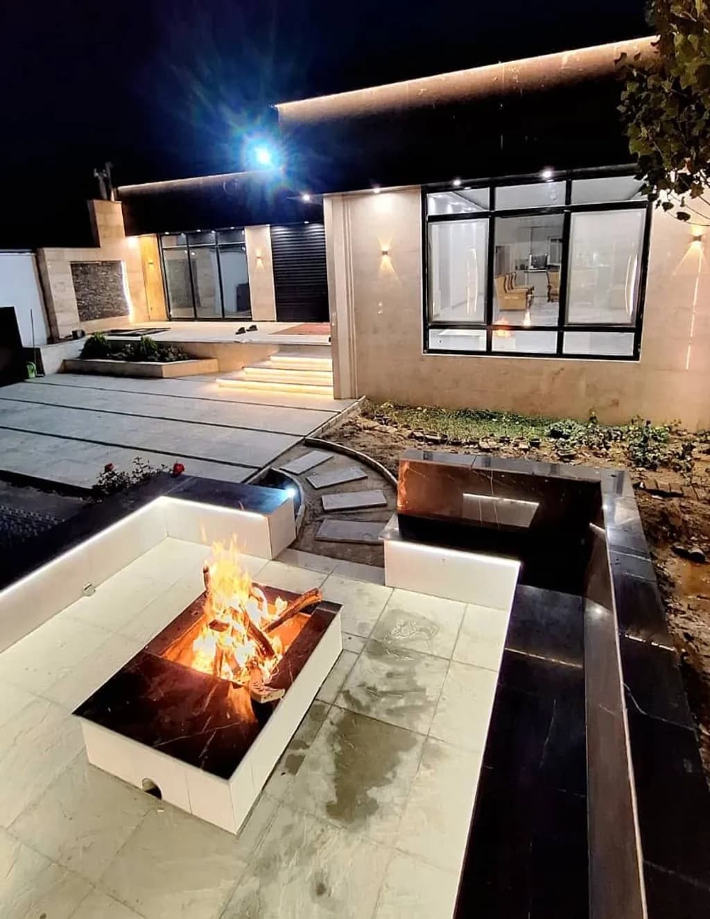 Modern Firepit Lounge