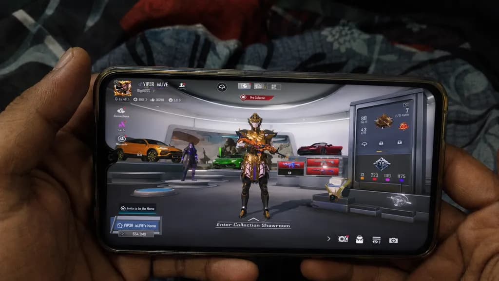 Gaming Showroom Display