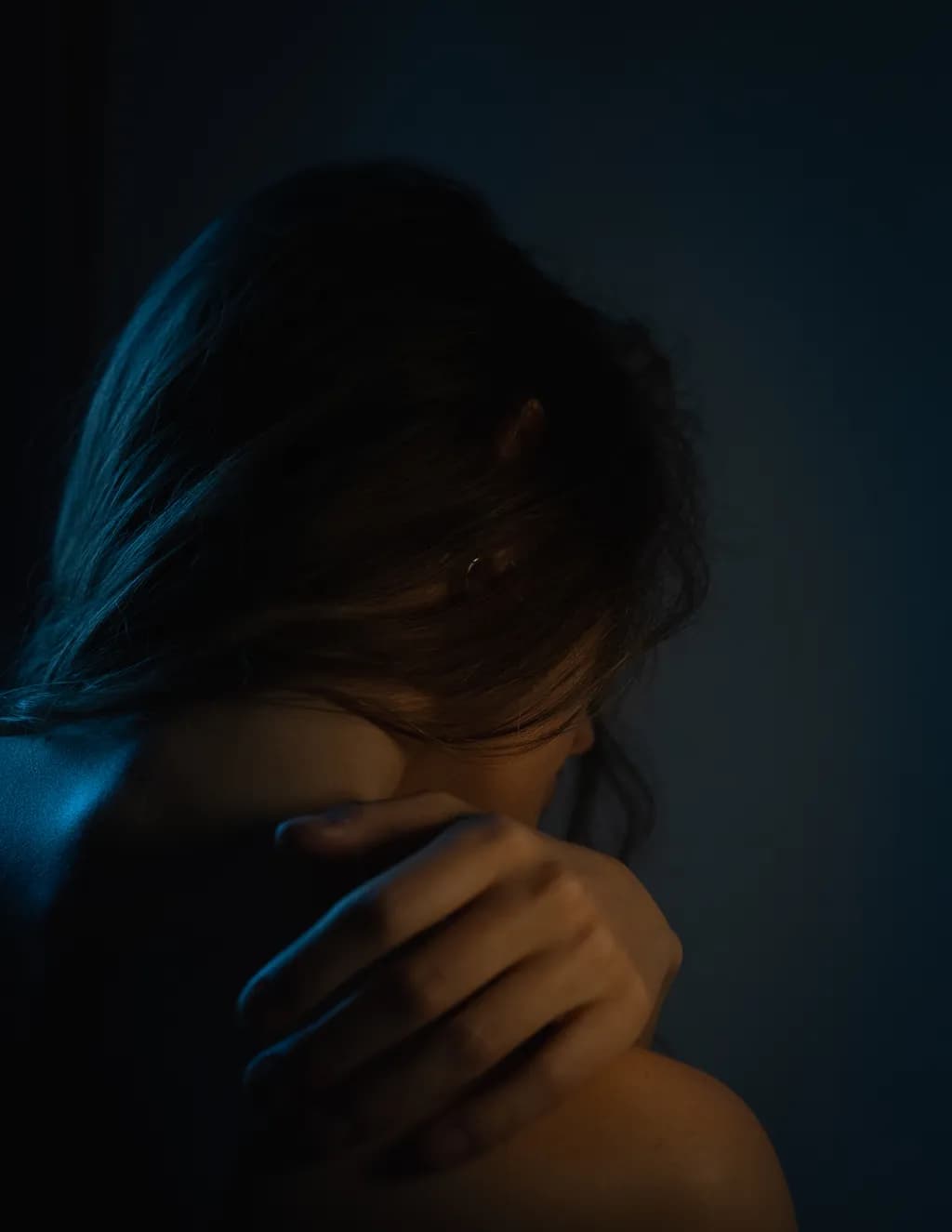 Shoulder Embrace