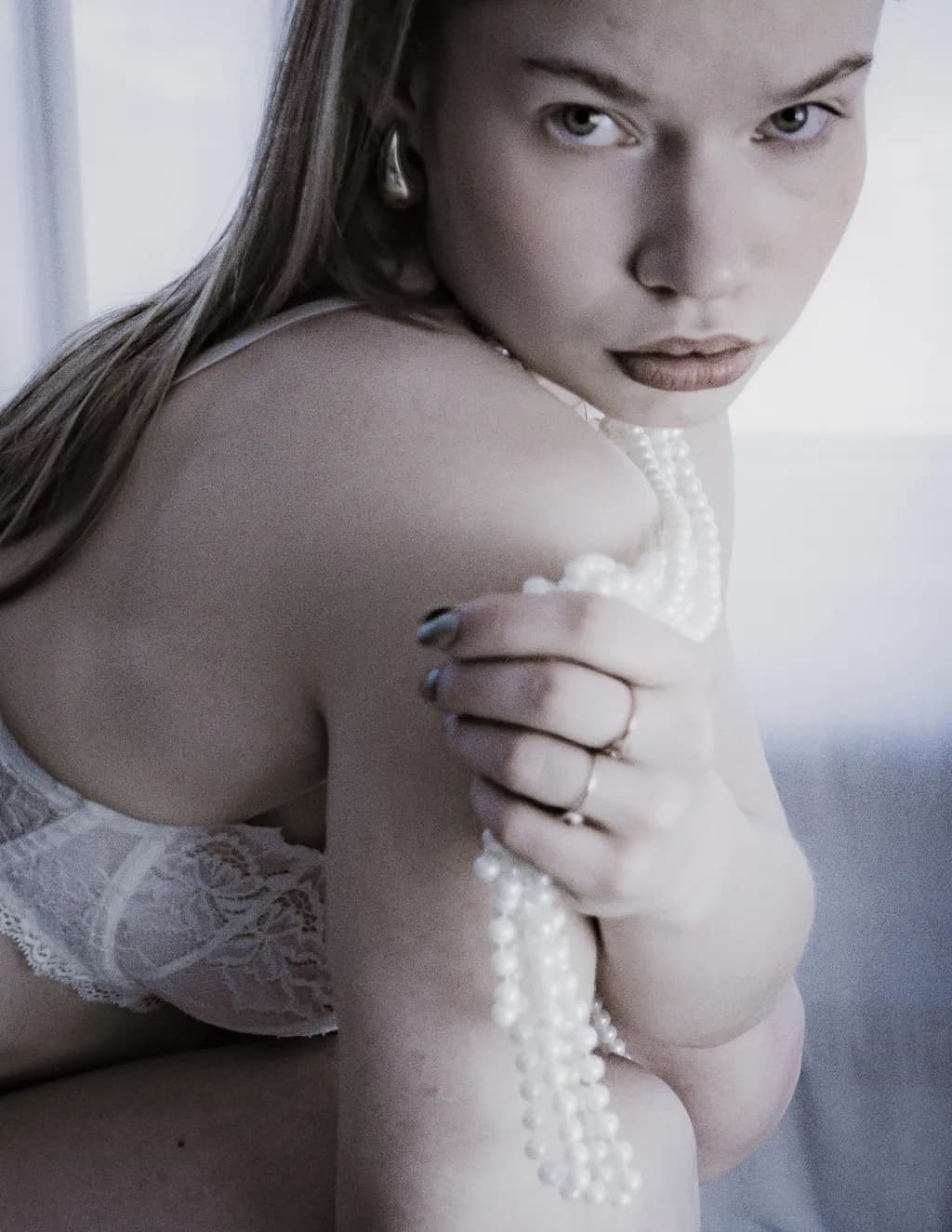 Pearl Lace Moment
