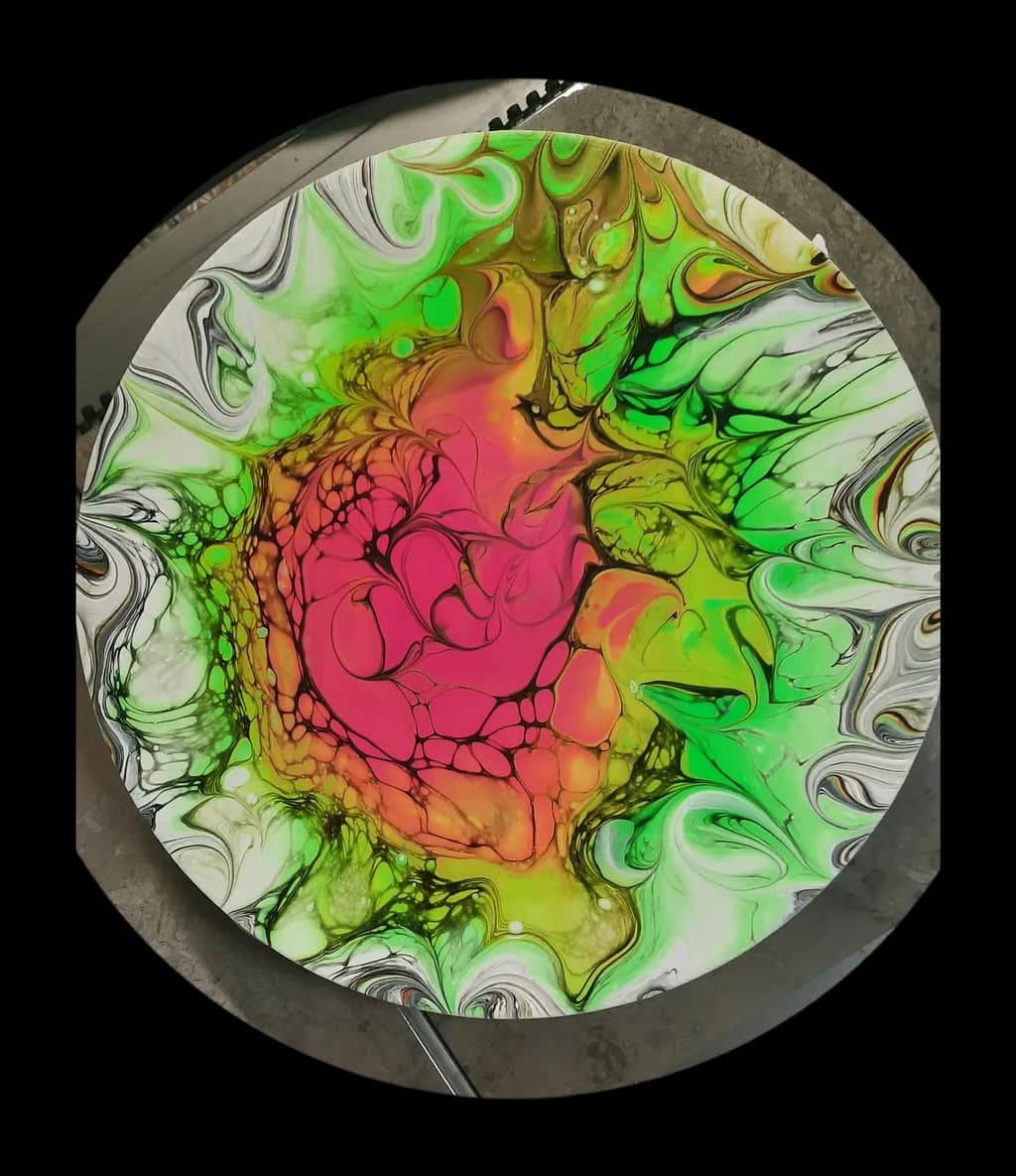 Abstract Swirl Design