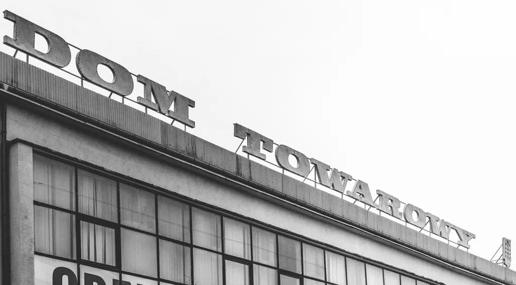 Towarowy Building Sign