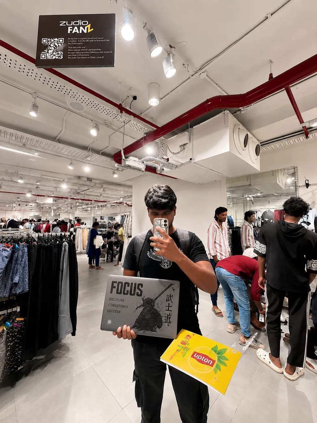 Mirror Store Reflection