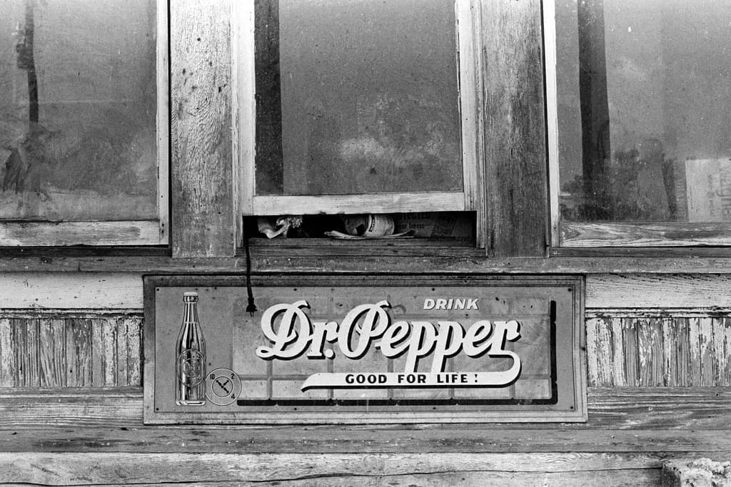 Dr Pepper Sign