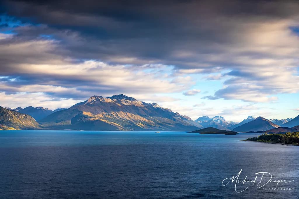Mountain Lake Horizon