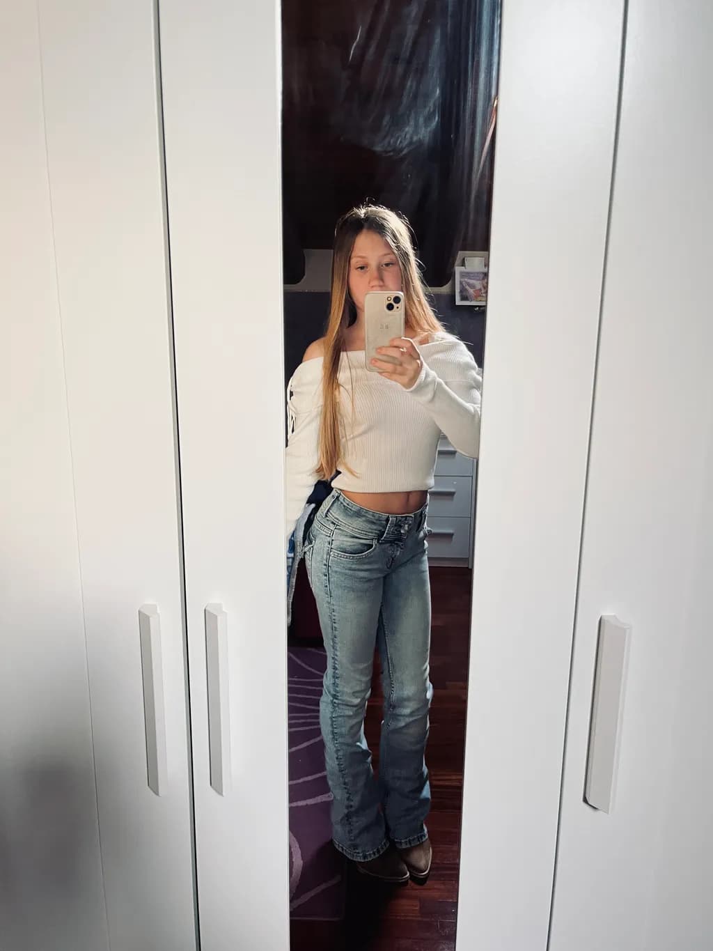 Mirror Reflection Selfie