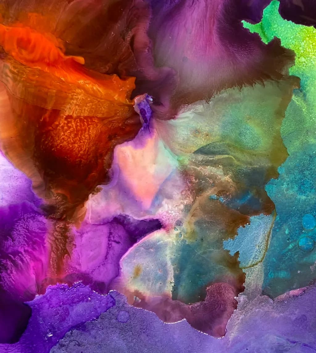Prismatic Color Currents