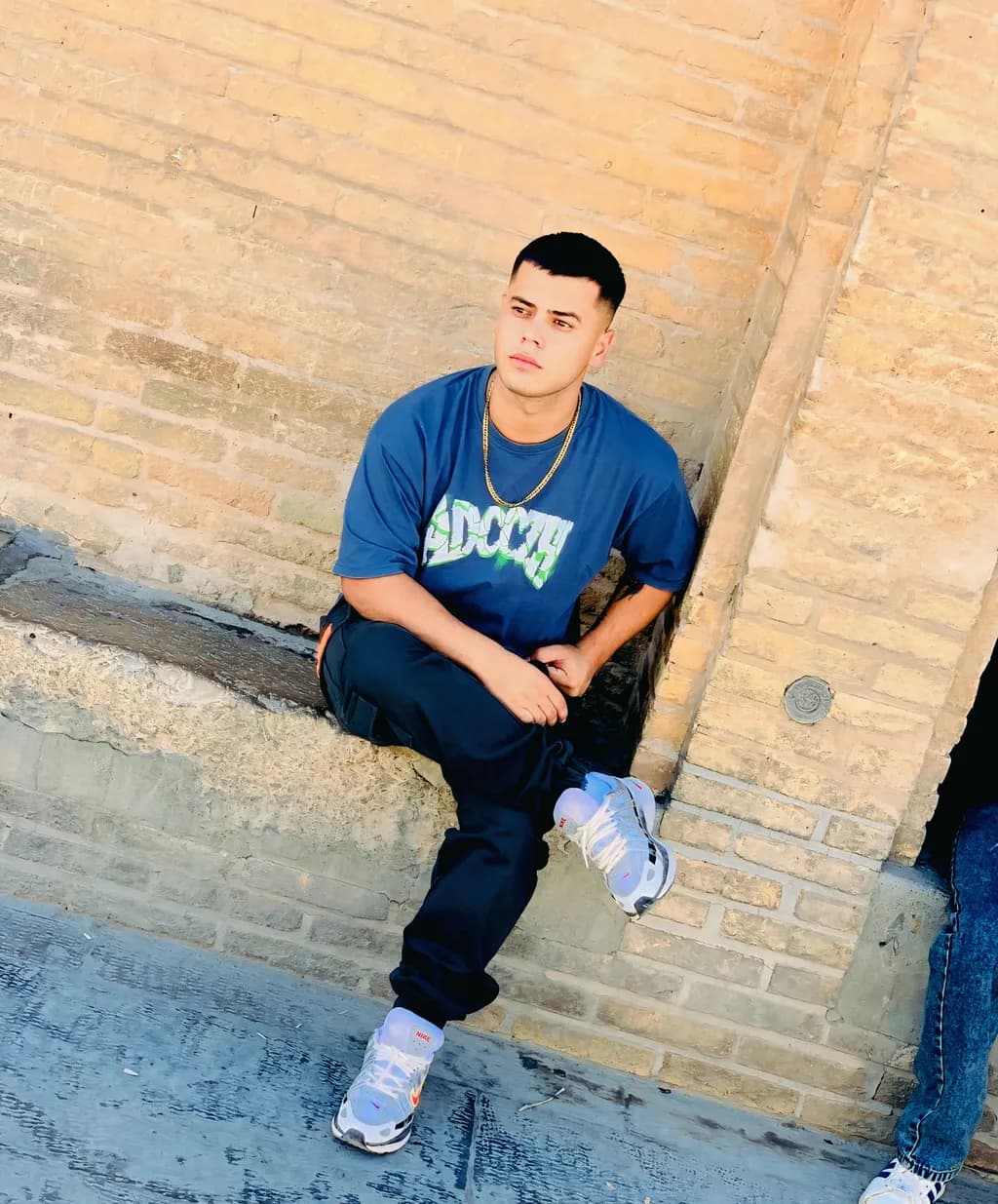 Urban Wall Pose