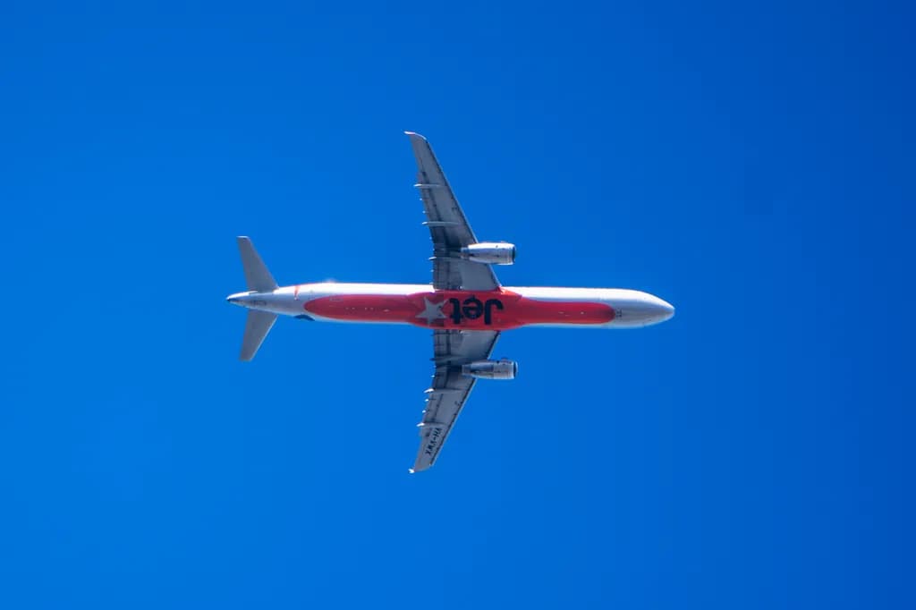 Inbound Airplane Flight