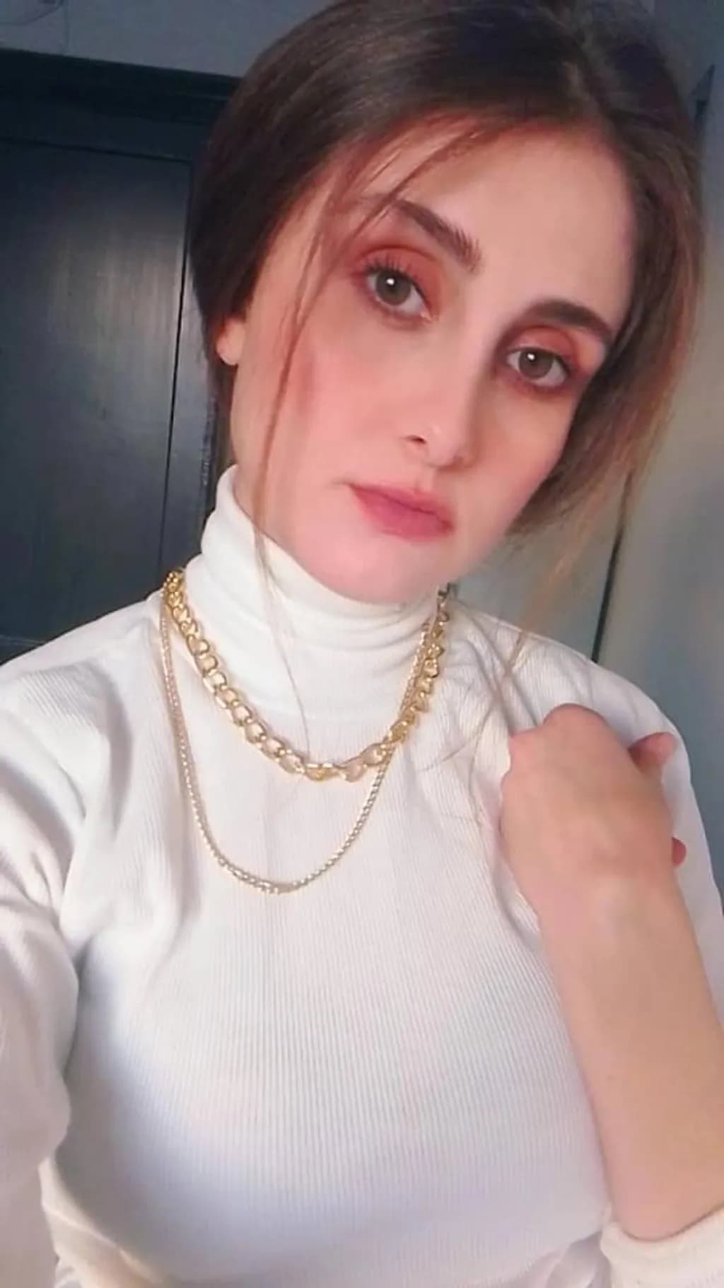 Golden Chains Elegance
