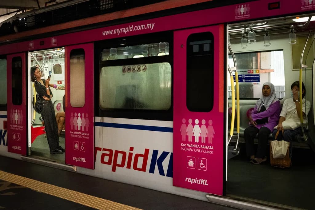 RapidKL Women Only Coach