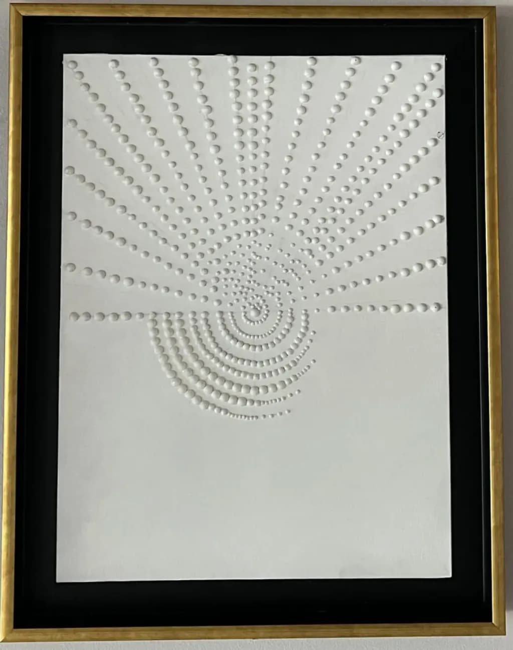 Radiating Dots Design