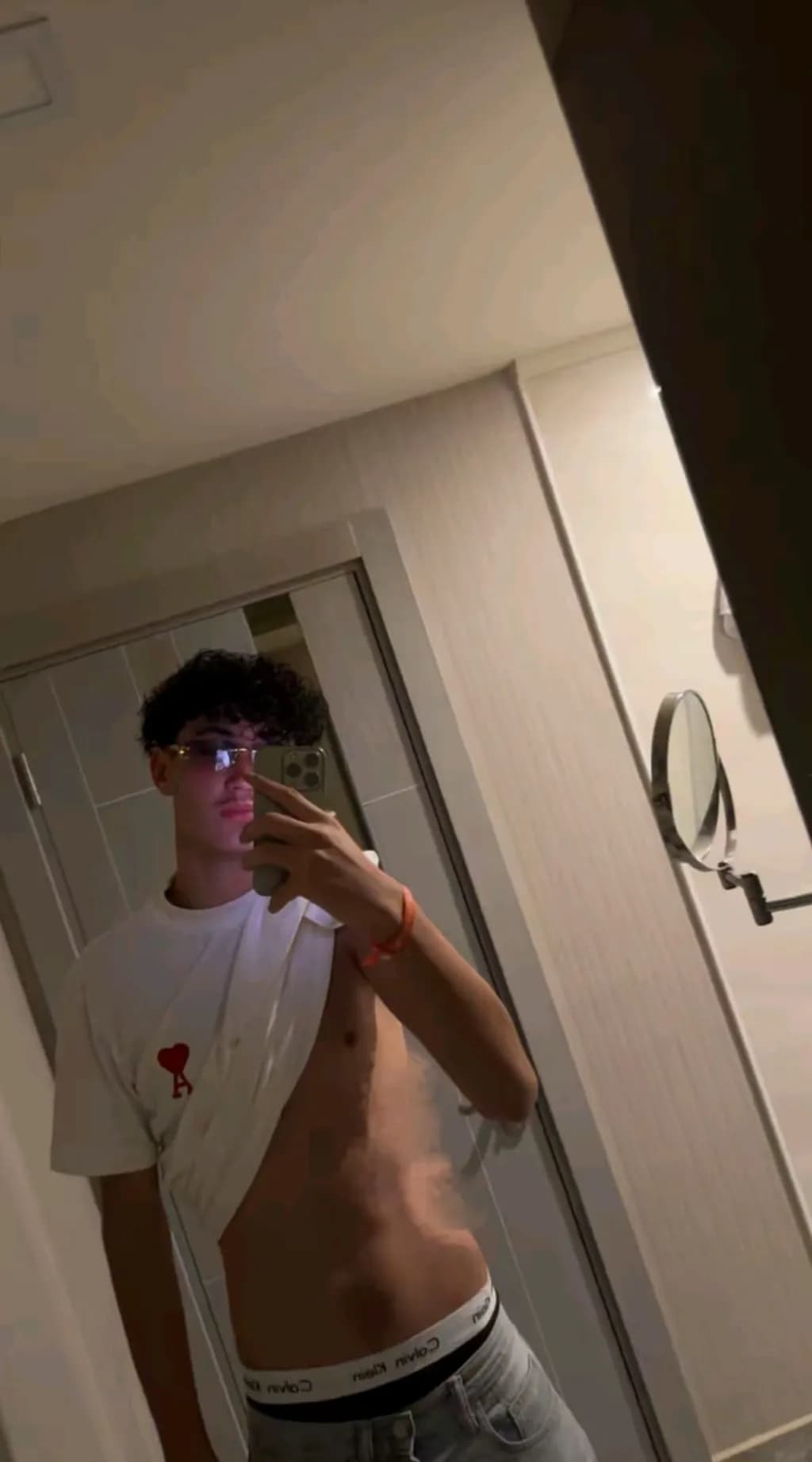 TZN2 Selfie Reflection