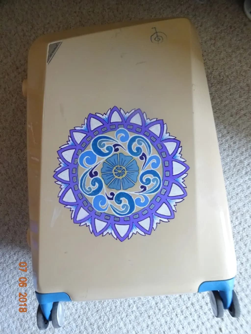 Crem Valiza Design