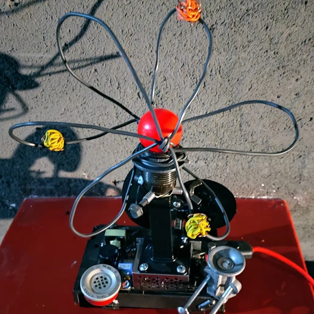 Atom lamp