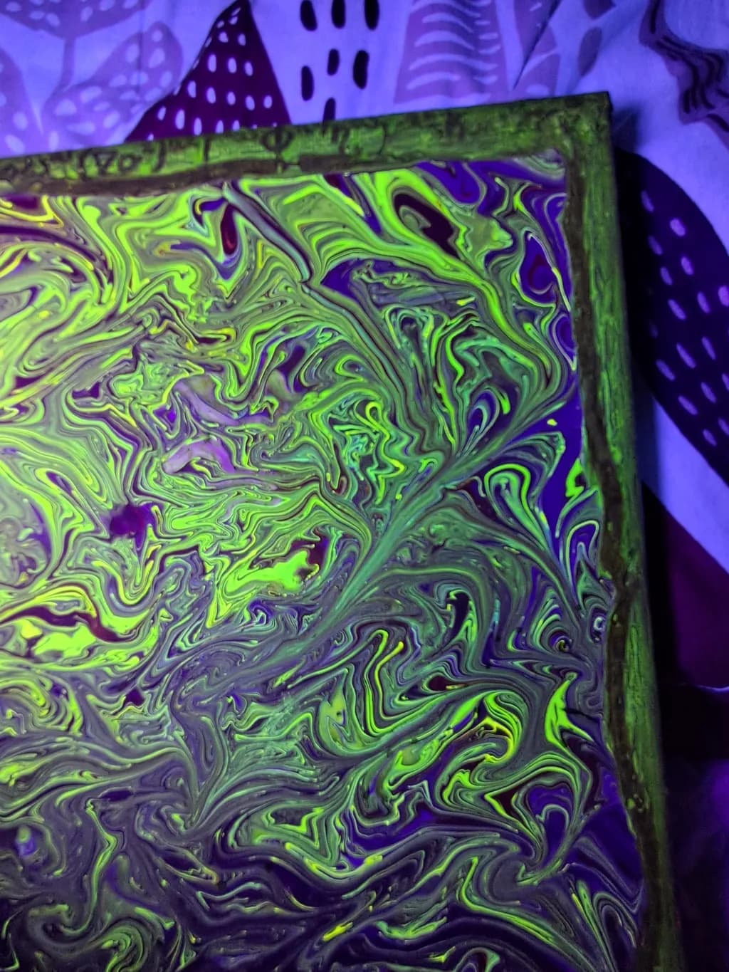 Marbled Glow Swirls