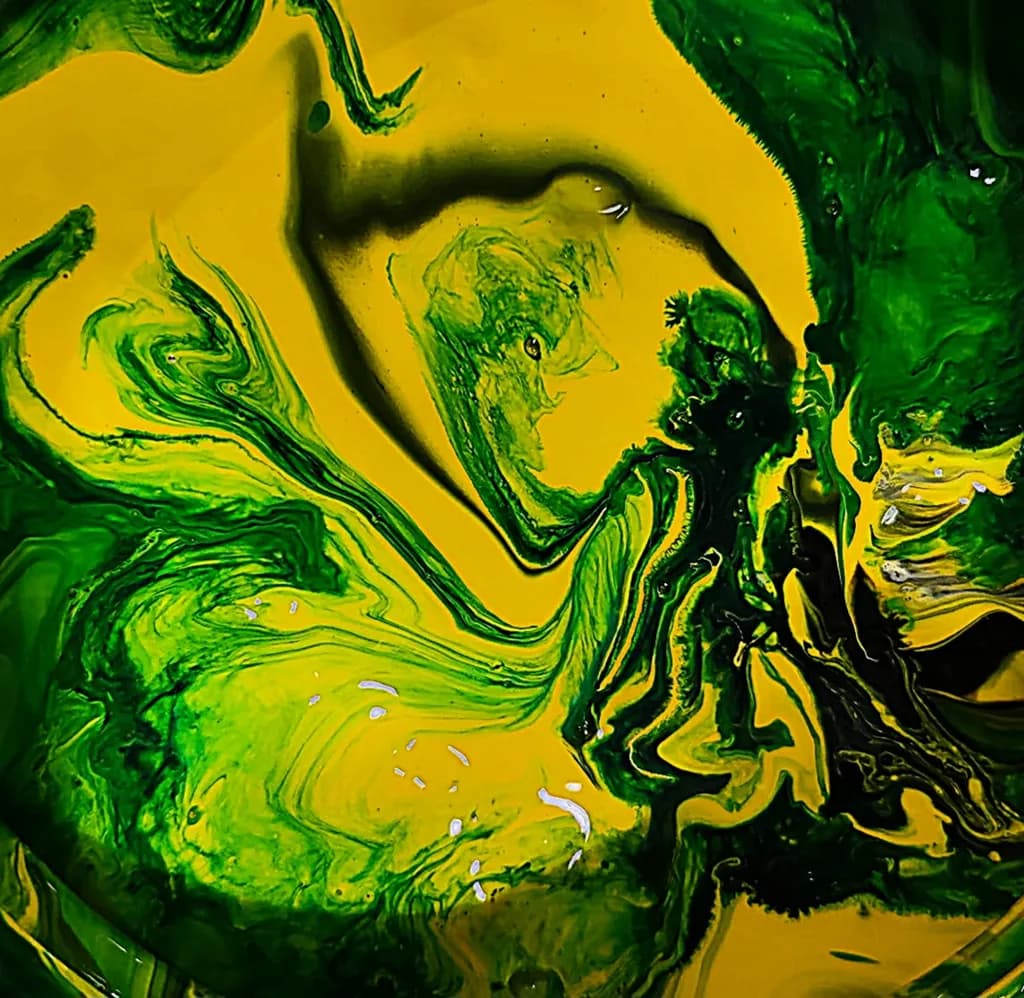 Green Swirl Motion