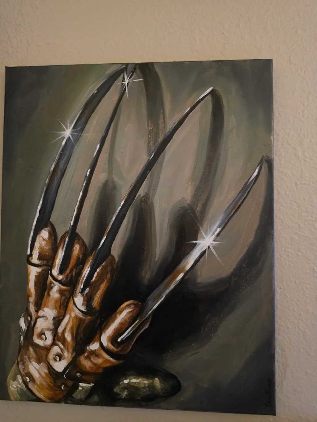 Clawed Hand Gleam