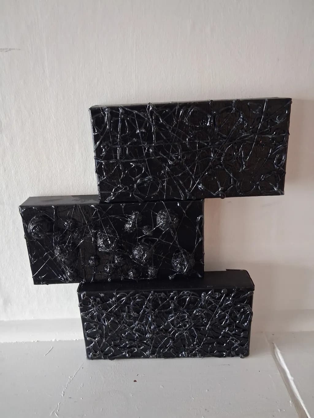 Black Stacked Geometry