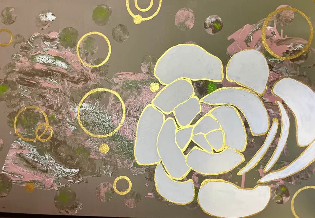 Gold-Outlined Abstract Bloom