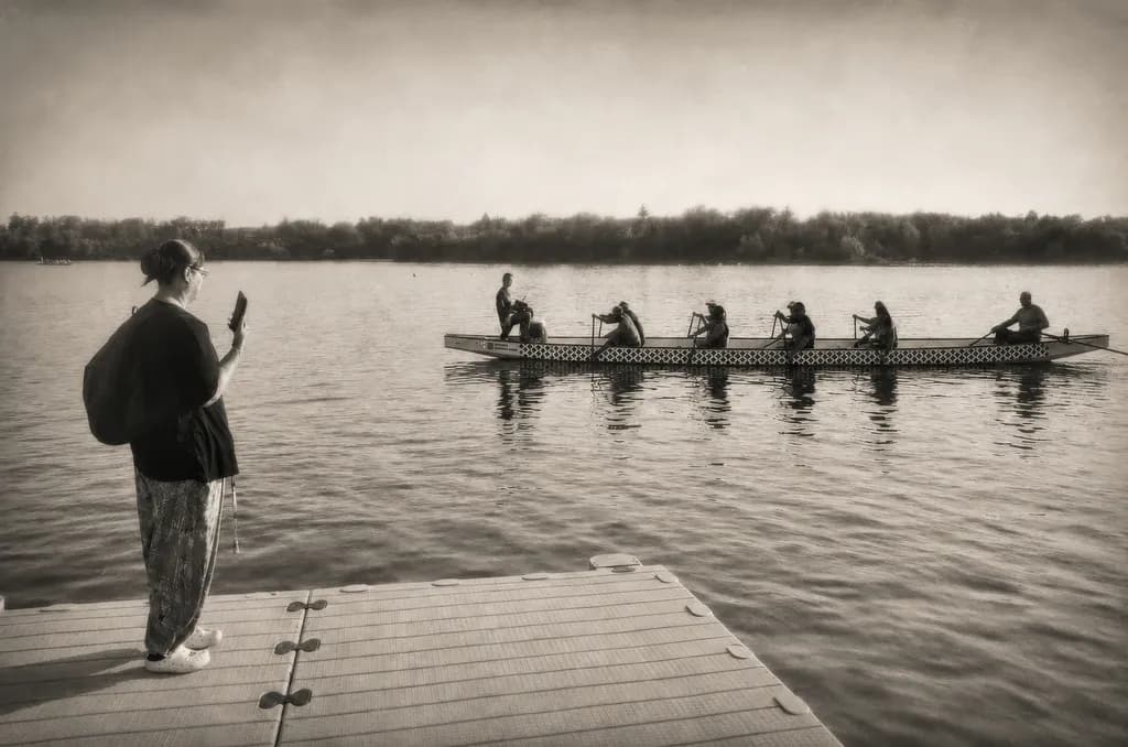 The Distance Between Belonging Pictorialism