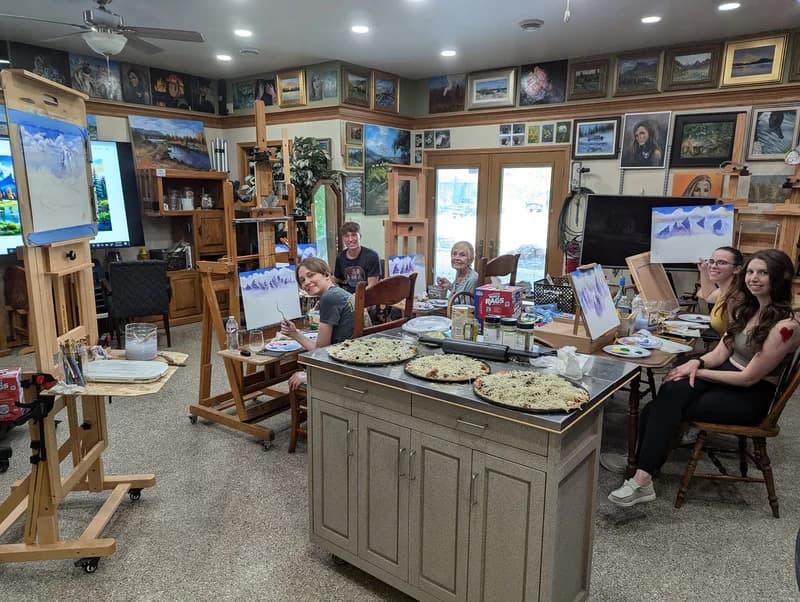 Studio Quick Paint Class - Yes I serve homemade pizza !!
