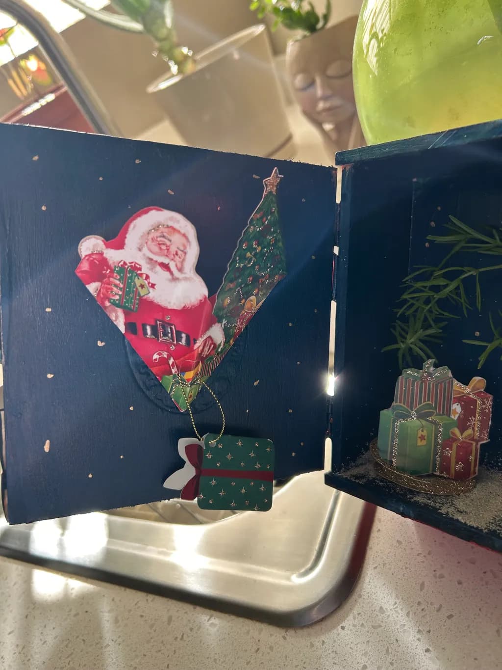 Santa’s Christmas Tree Gifts