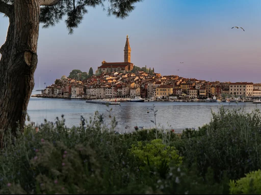 Serene Coastal Haven: A Tranquil Landscape of Waterfront Architecture at Dusk