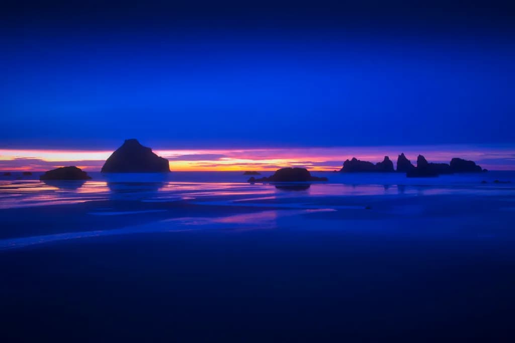 Ethereal Twilight: A Serene Coastal Landscape at Dusk